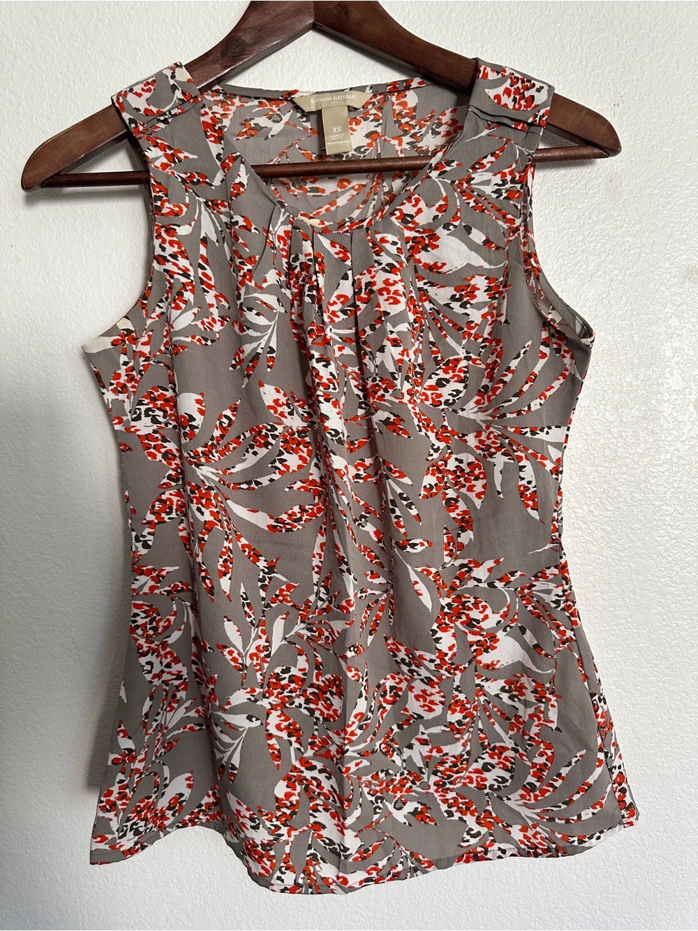 Banana Republic Taupe Sleeveless Printed Camisole with Red Accents